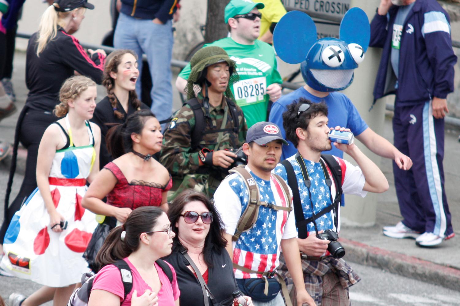 2010_san_francisco_bay_to_breakers_035.jpg