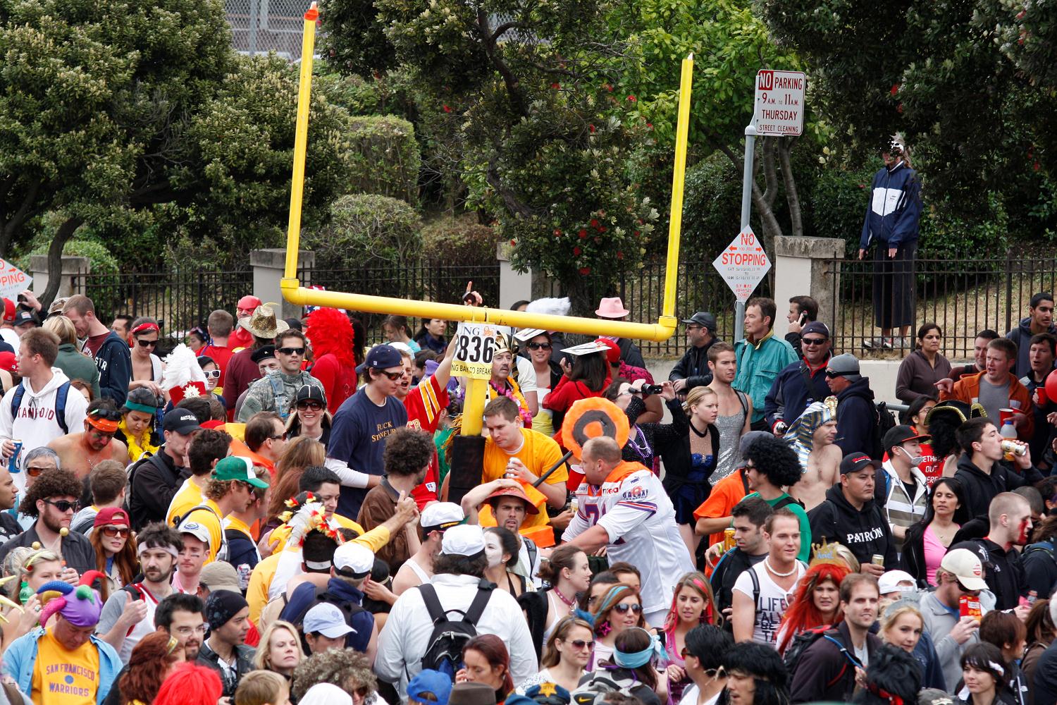 2010_san_francisco_bay_to_breakers_095.jpg