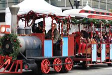 2010_comcast_holiday_parade_018