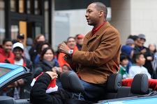 2010_comcast_holiday_parade_081