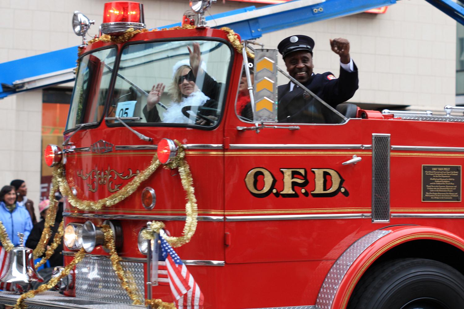 2010_comcast_holiday_parade_004.jpg