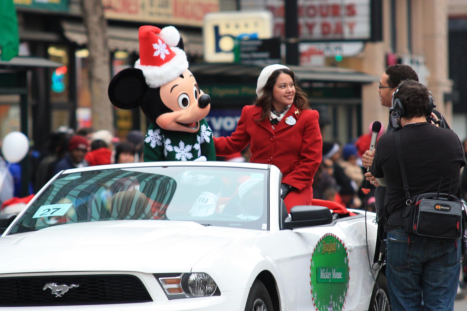 2010_comcast_holiday_parade_019.jpg