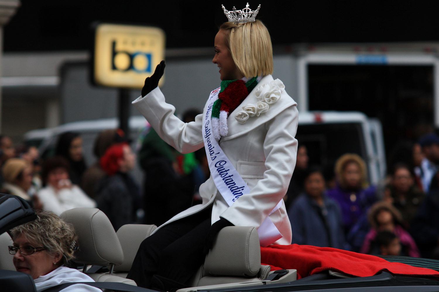 2010_comcast_holiday_parade_036.jpg