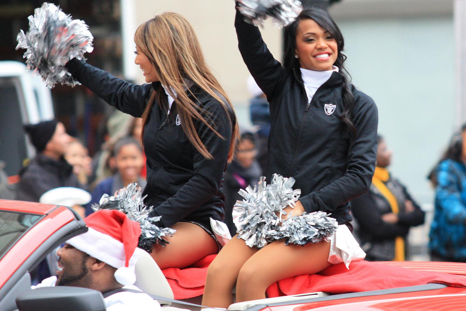 2010_comcast_holiday_parade_056.jpg