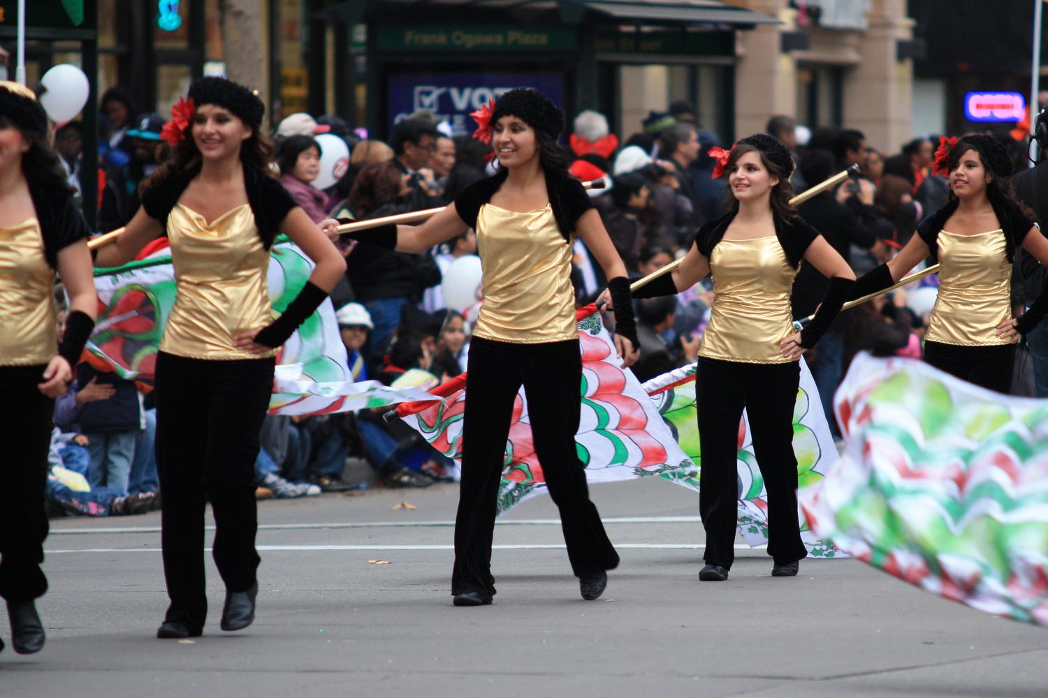 2010_comcast_holiday_parade_064.jpg