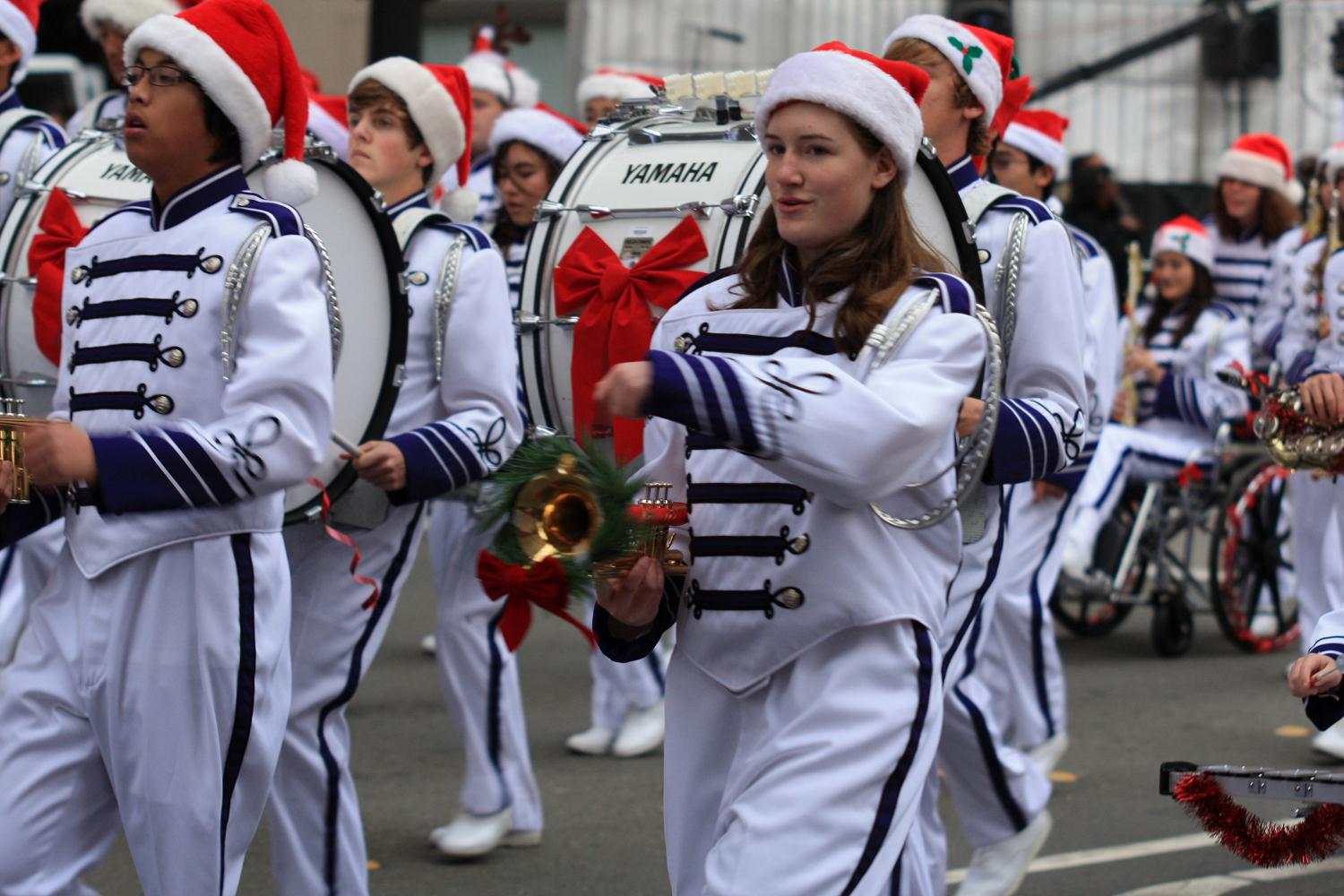 2010_comcast_holiday_parade_077.jpg