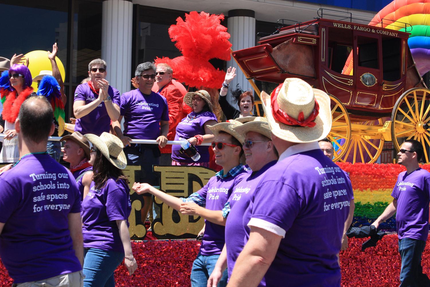 2011_sf_pride_070.jpg